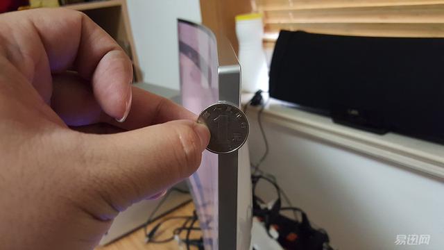 显示器曲面屏好么