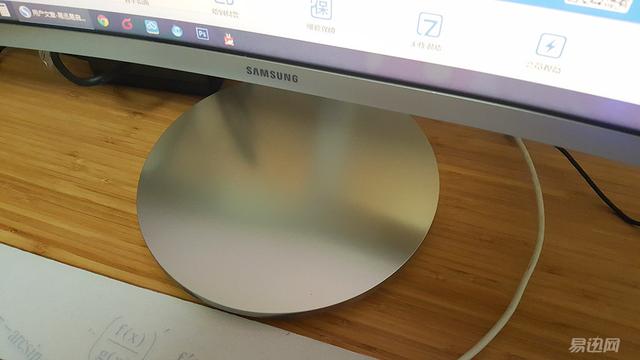 显示器曲面屏好么