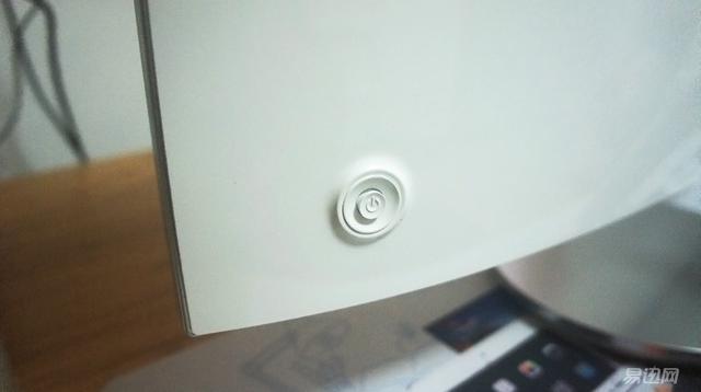 显示器曲面屏好么