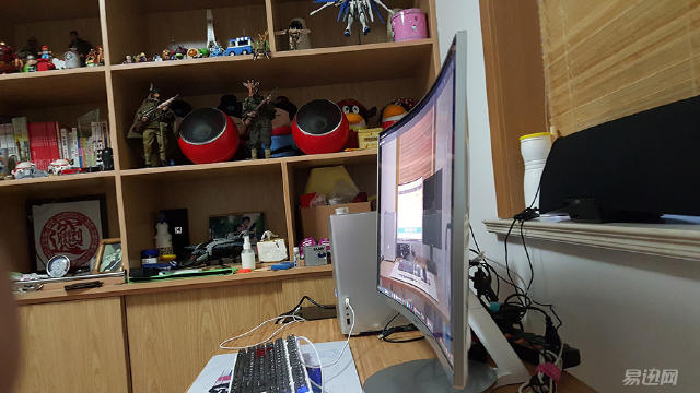 显示器曲面屏好么