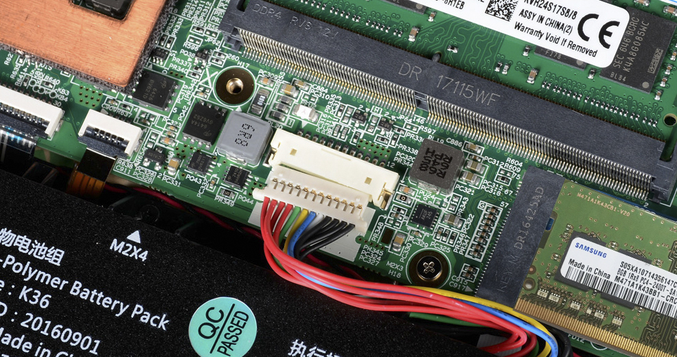 风扇接主板还是电源_电脑机箱线怎么接主板_硬盘电源线怎么接主板