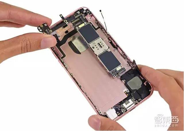 iPhone 6s终极拆解 揭秘玫瑰金内部结构
