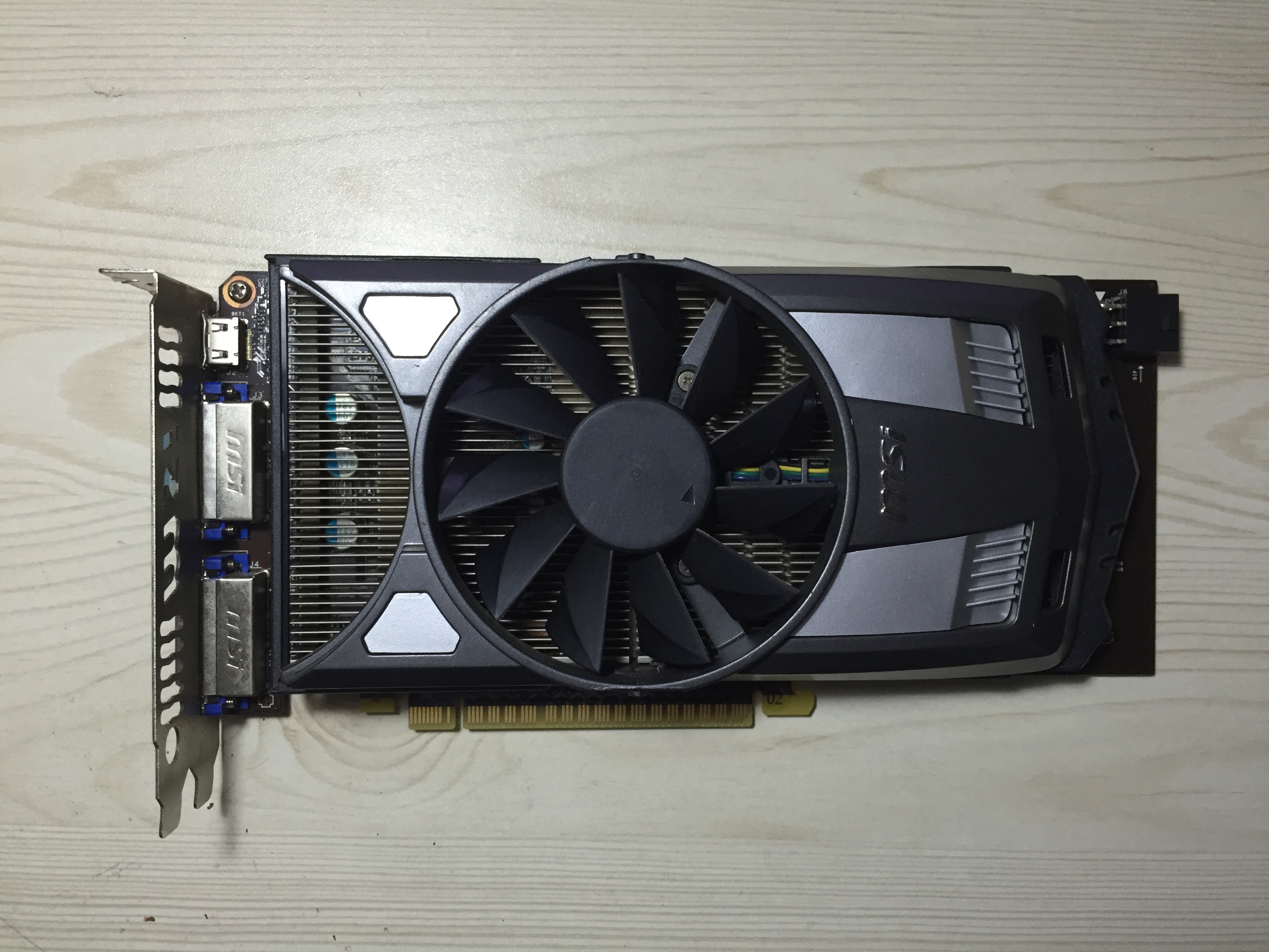 技嘉和华硕的显卡_技嘉和华硕显卡哪个好_华硕技嘉显卡哪个好