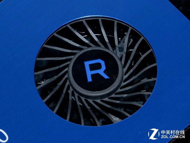 掀起蓝色风暴 Radeon PRO WX7100首测 