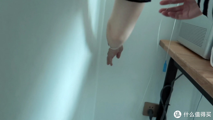 将光纤线从路由器拉倒你电脑所在位置