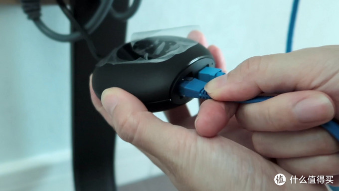 将网线一端插入光纤的另一个口