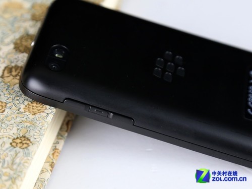 触摸屏+QWERTY键盘 BB10系统黑莓Q5图赏 