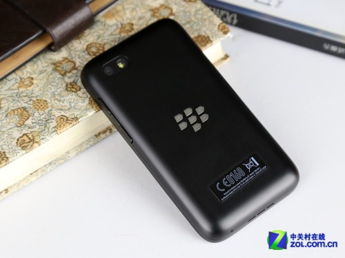 触摸屏+QWERTY键盘 BB10系统黑莓Q5图赏 