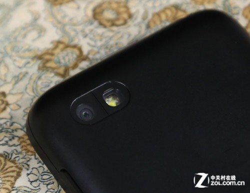 触摸屏+QWERTY键盘 BB10系统黑莓Q5图赏 