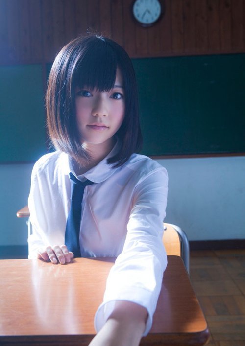 如何让Win10锁屏1分钟后不再关闭显示器？