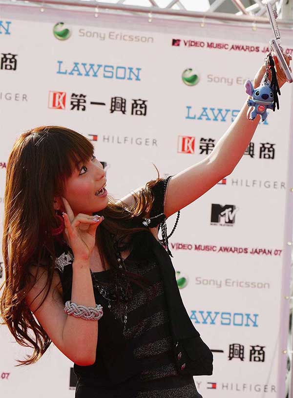 图忆｜手机“全屏”时代：细数那些曾经风靡的“键盘”手机