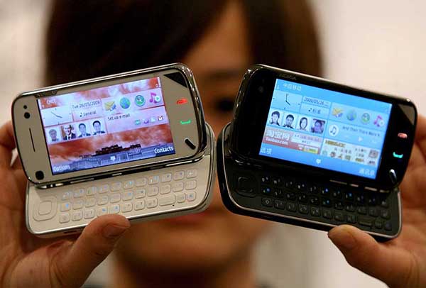 图忆｜手机“全屏”时代：细数那些曾经风靡的“键盘”手机