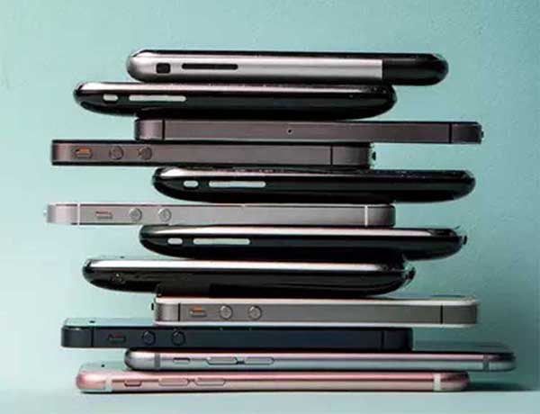 图忆｜手机“全屏”时代：细数那些曾经风靡的“键盘”手机