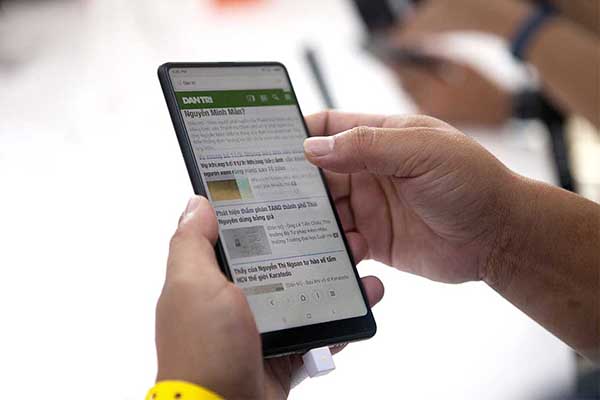 图忆｜手机“全屏”时代：细数那些曾经风靡的“键盘”手机