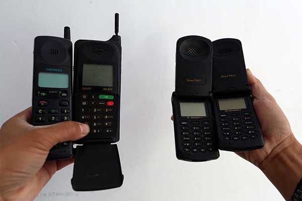 图忆｜手机“全屏”时代：细数那些曾经风靡的“键盘”手机