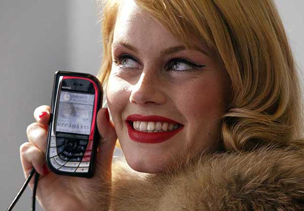 图忆｜手机“全屏”时代：细数那些曾经风靡的“键盘”手机