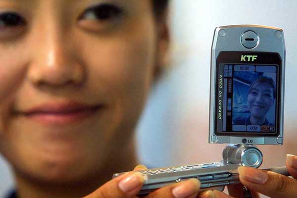 图忆｜手机“全屏”时代：细数那些曾经风靡的“键盘”手机