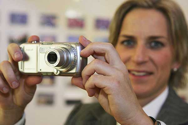 图忆｜手机“全屏”时代：细数那些曾经风靡的“键盘”手机