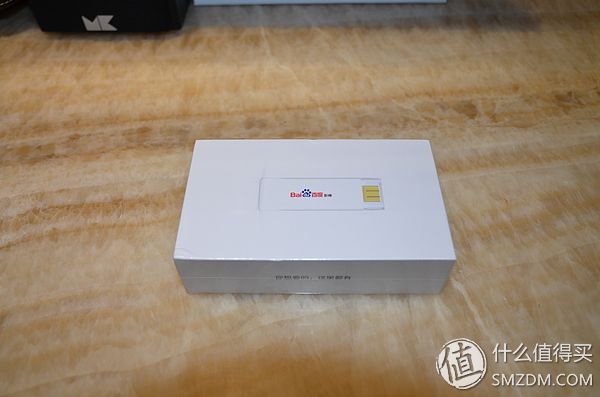 百度影棒B-100试用：外包装盒很小巧