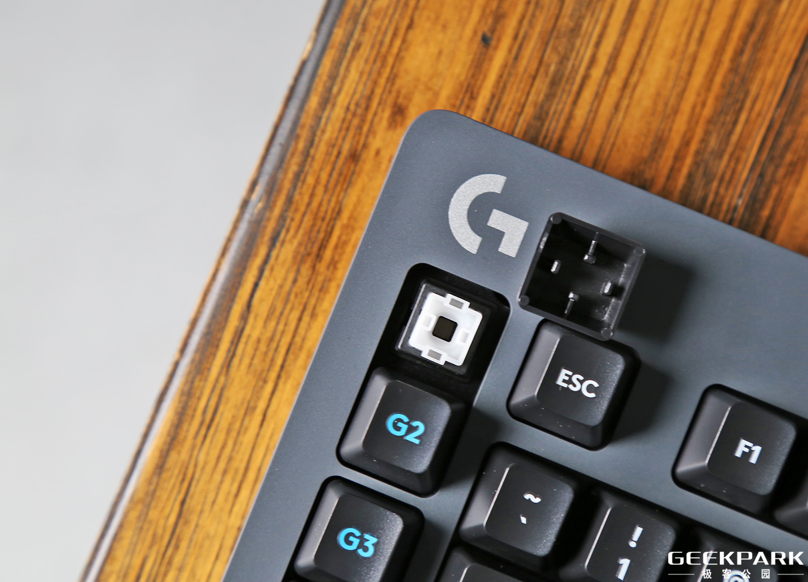 无线键盘鼠标打游戏好用吗