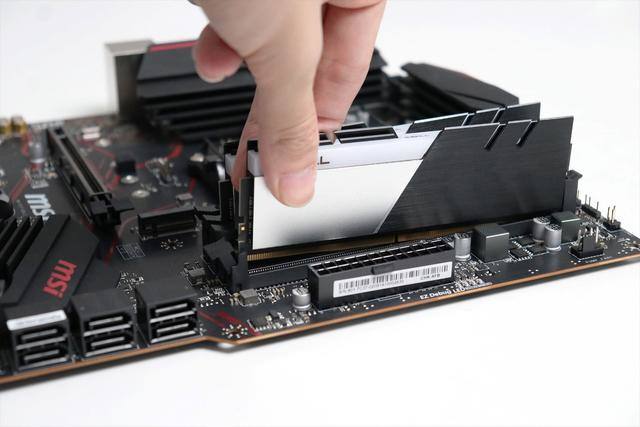 计算机内存 rom ram