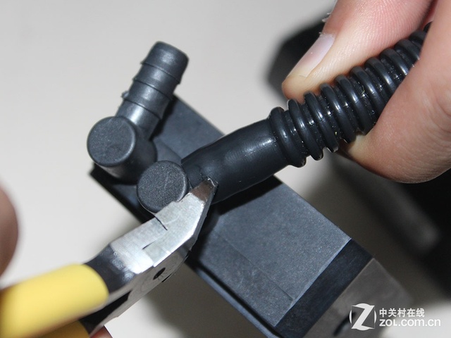 不暴力无真相 Antec一体式水冷惨遭肢解 