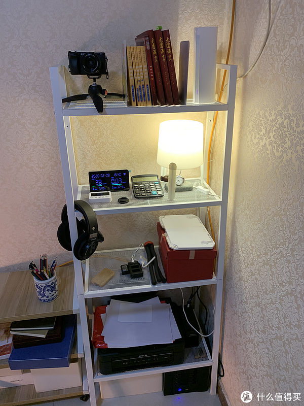 捡斐讯的垃圾，确实都很好用。路由k2t，音箱r1，空气检测仪m1，电视盒子n1