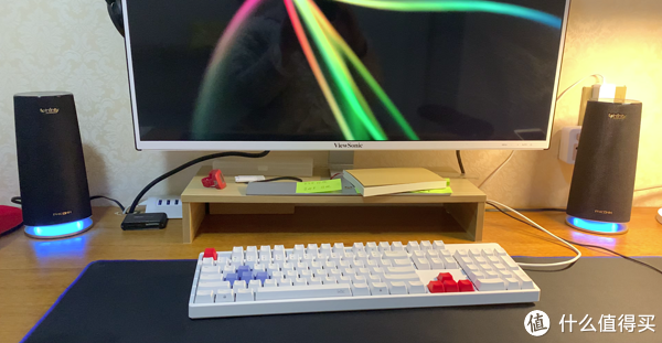 捡斐讯的垃圾，确实都很好用。路由k2t，音箱r1，空气检测仪m1，电视盒子n1