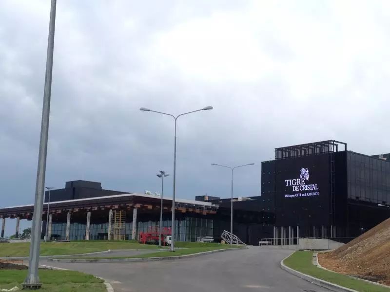 小显示器大屏效果