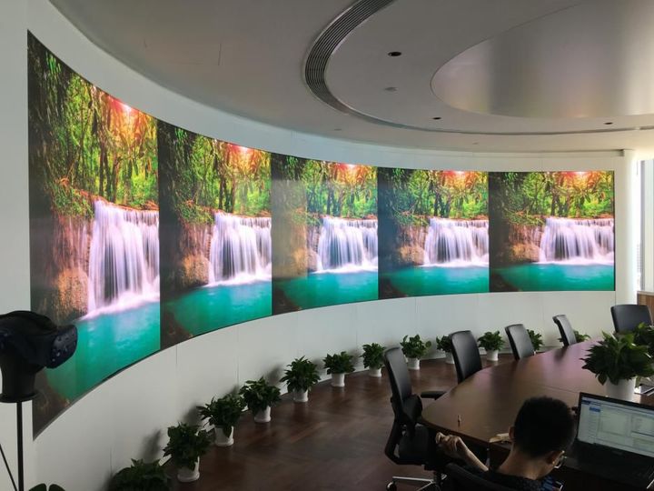 小显示器大屏效果