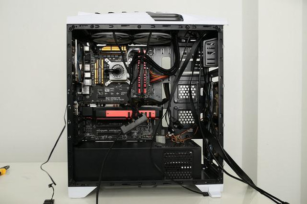 固态硬盘主机安装图解_电脑主机机箱安装图解_机箱硬盘安装图解