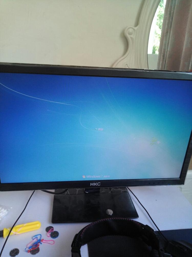 显示器 斜纹_显示器有斜纹_登陆器上不显示服务器是什么意思