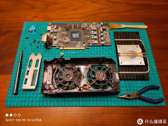 显卡 2风扇 换 3风扇_电脑机箱风扇在转但是显卡风扇没转_显卡风扇除尘