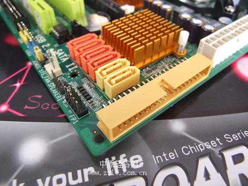 支持AM3 台系760G主板能开核才卖399