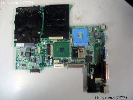 显示屏已经老化严重，亮度调到最高也只有我