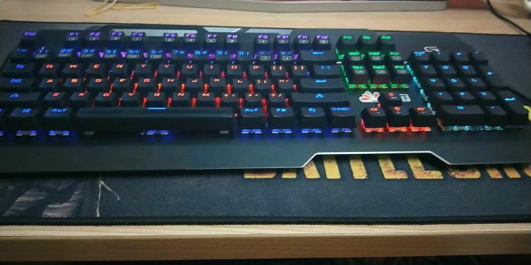 台式机加内存 显示器不亮_台式机键盘灯不亮_电脑显示器不亮键盘不亮