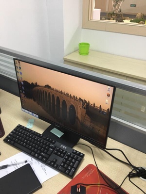 融乐显示器和飞利浦好吗?