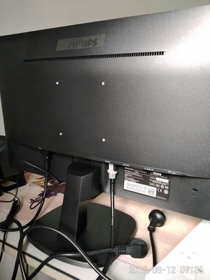 融乐显示器和飞利浦好吗?