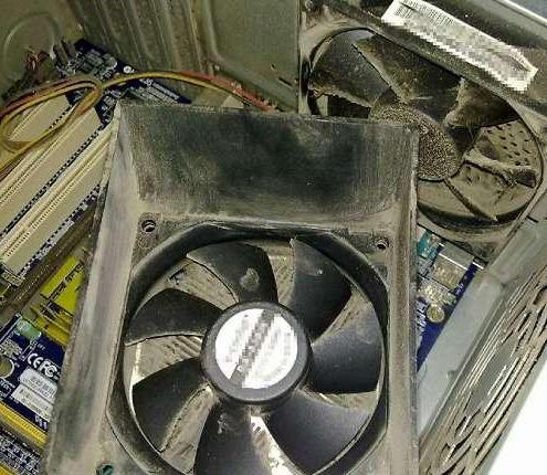 电脑开机风扇声音很大_电脑刚开机cpu风扇声音很大_刚开机风扇声音很大