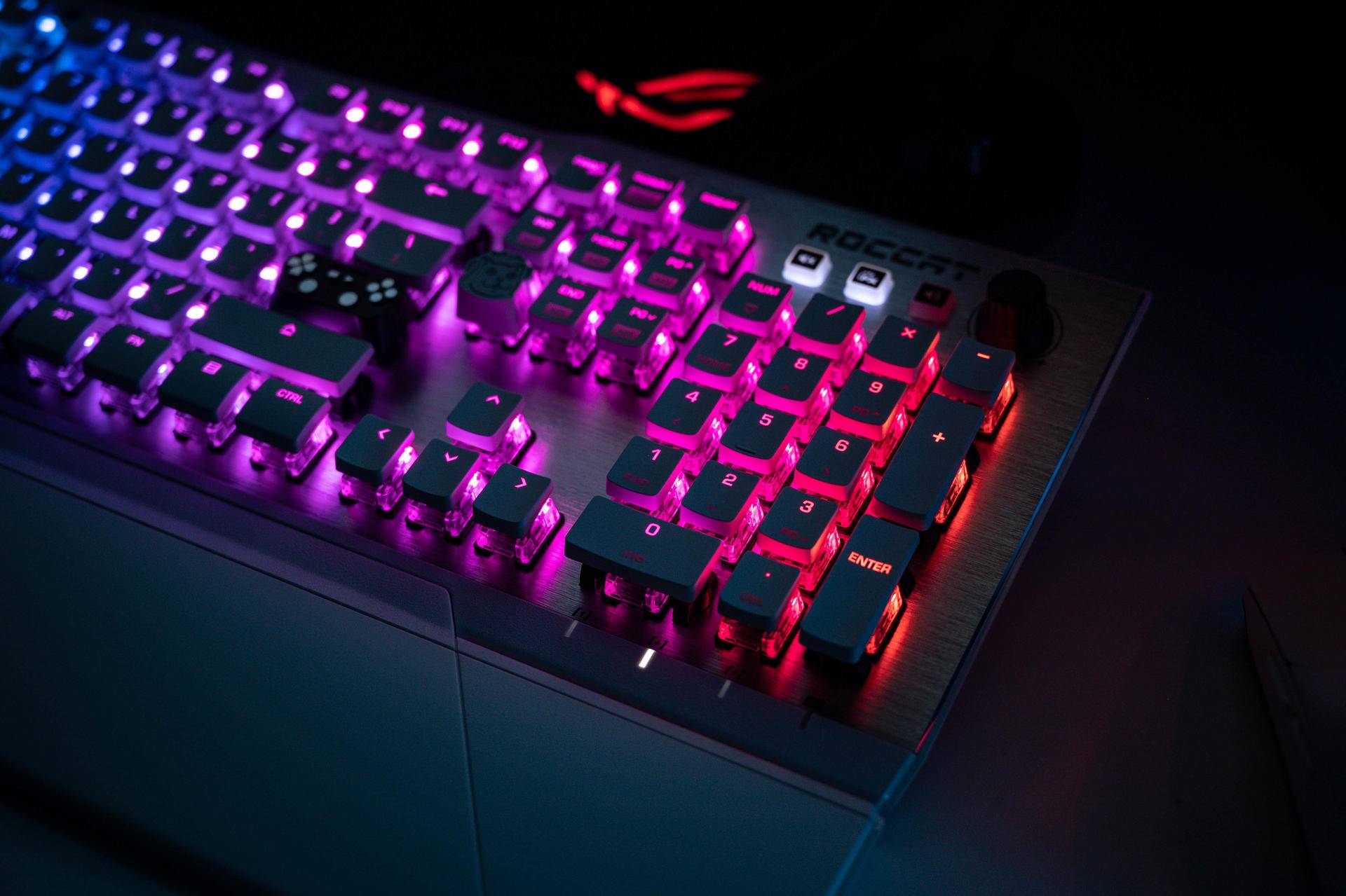 流光溢彩的德系高端机械键盘，少数派的冰豹Vulcan 122