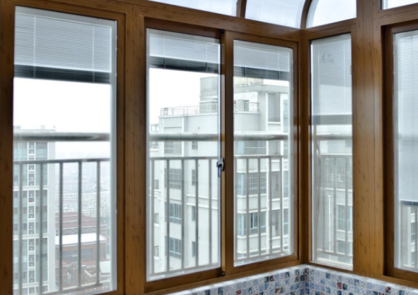 显示器钢化玻璃好吗