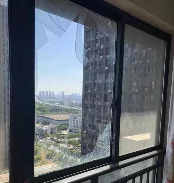 显示器钢化玻璃好吗_钢化 白玻璃_超薄相框玻璃 我们解决了钢化