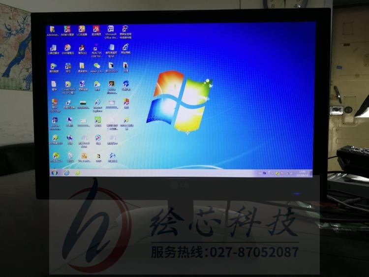 17寸方屏显示器最佳分辨率_25寸显示器最佳分辨率_21寸液晶显示器最佳分辨率