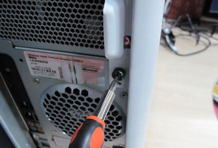 电脑开机显示器没有反应怎么办