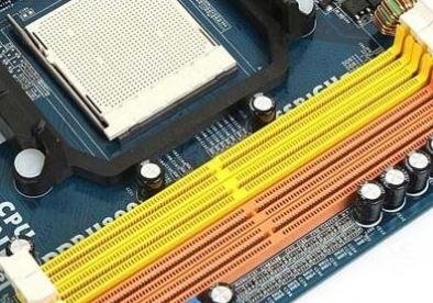 电脑开机显示器没有反应怎么办