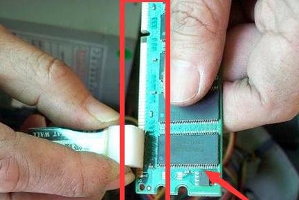 电脑开机显示器没有反应怎么办