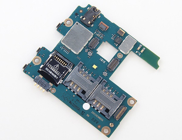 图为红米1S内部大板正面特写