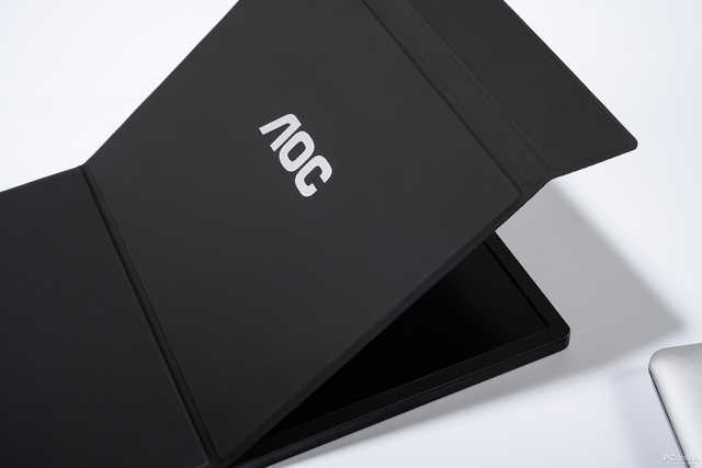 两侧无边框显示器