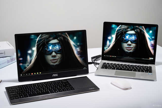 两侧无边框显示器