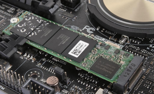 amd处理器配什么主板_amd主板和intel主板_amd处理器主板